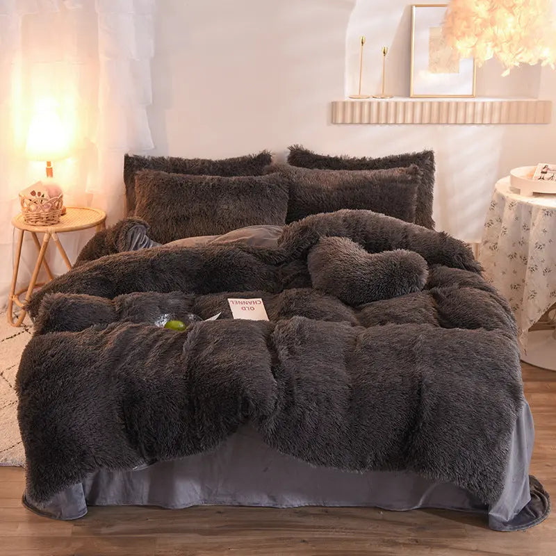 4-Piece Mink Velvet Bedding Set – Soft Polyester Duvet Cover, Flat Sheet & Pillowcases AURABAGS SHOP